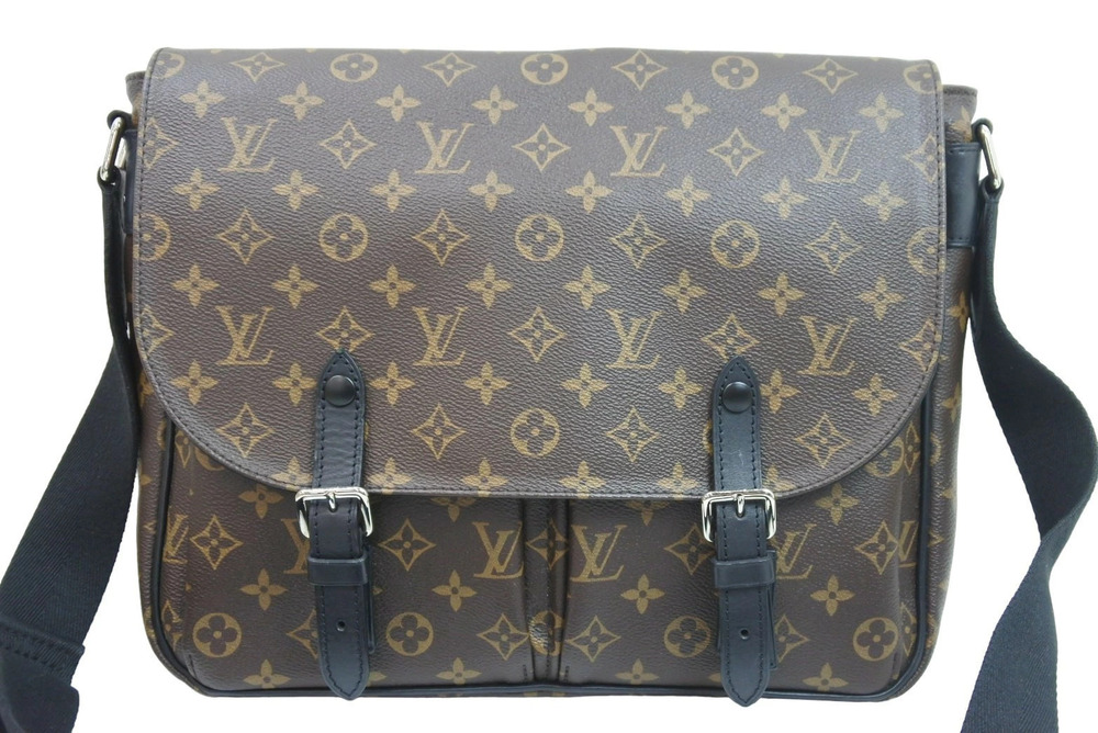 Louis Vuitton Messenger Christopher Shoulder Bag Black